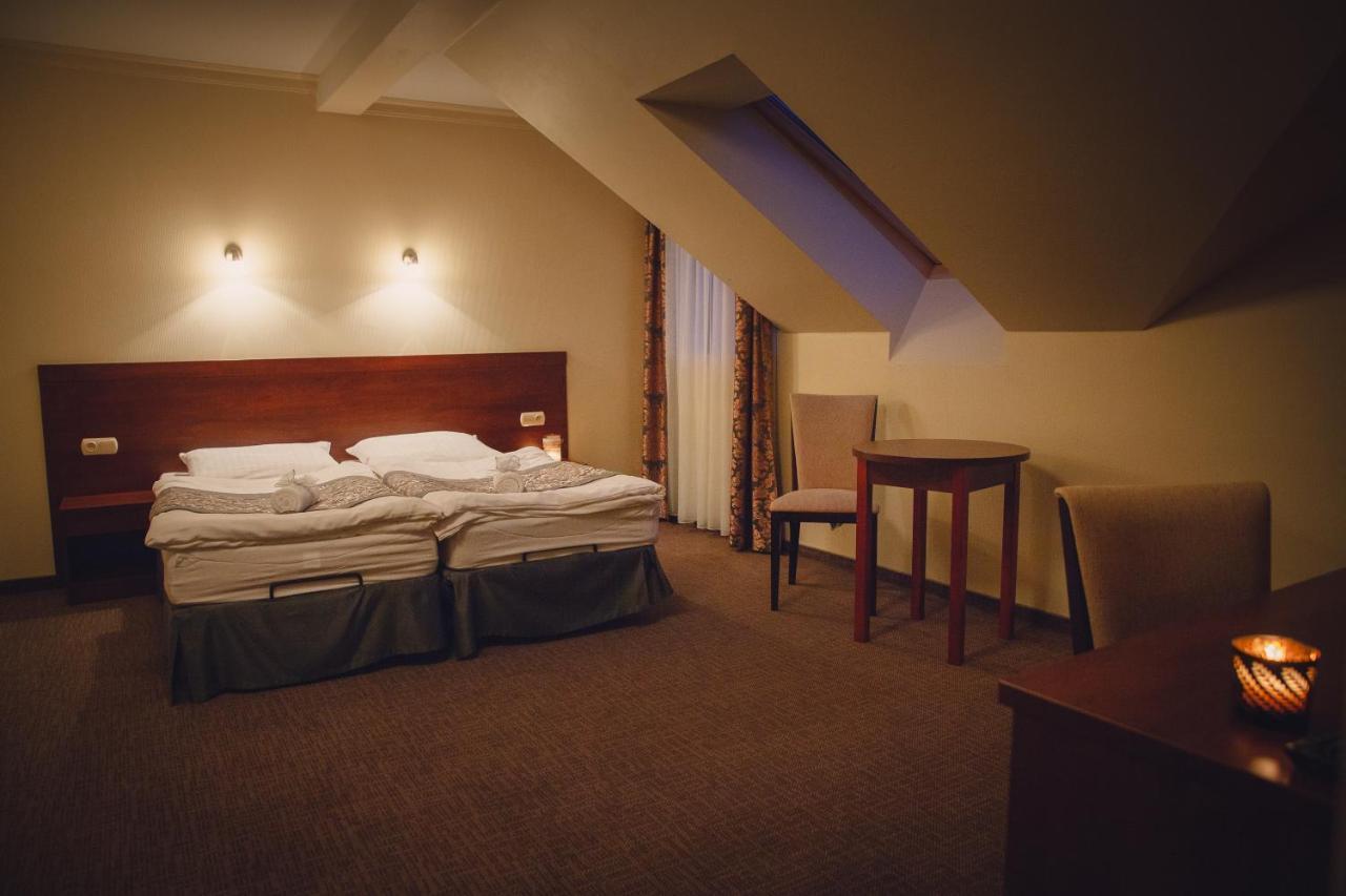Hotel Nad Borkiem à Kosarzyn  Extérieur photo