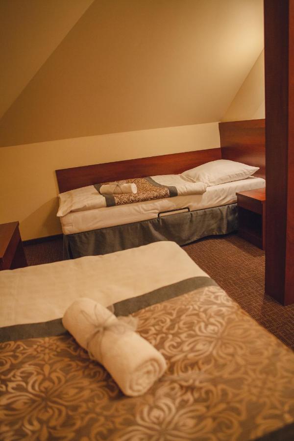 Hotel Nad Borkiem à Kosarzyn  Extérieur photo