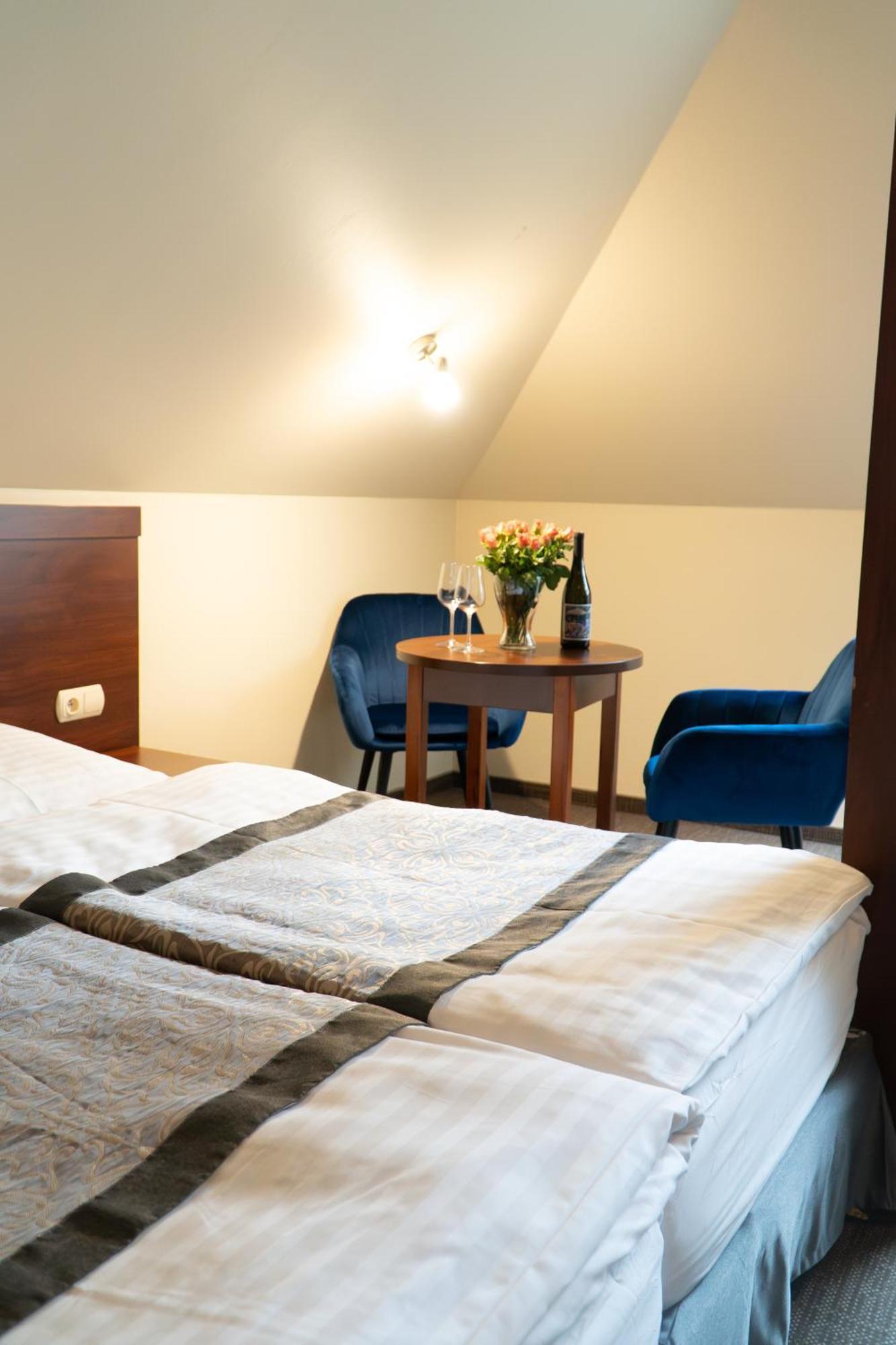 Hotel Nad Borkiem à Kosarzyn  Extérieur photo