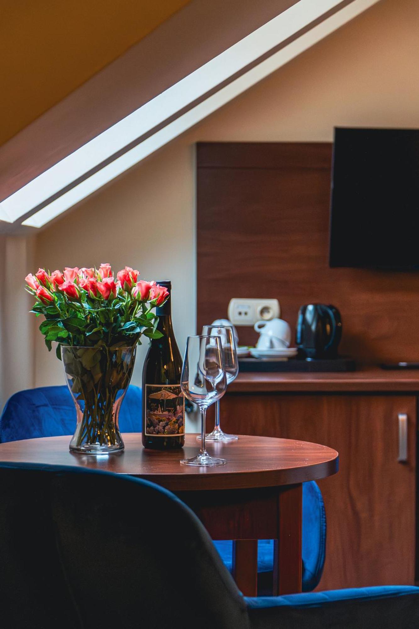 Hotel Nad Borkiem à Kosarzyn  Extérieur photo