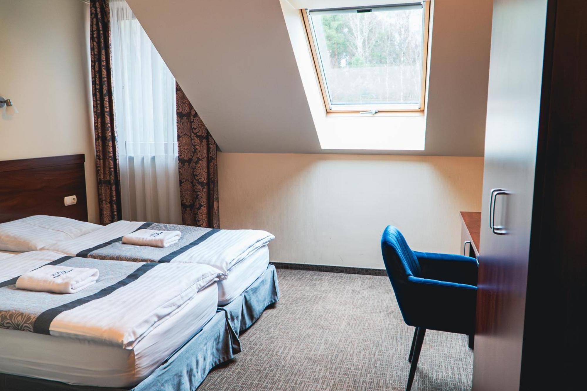 Hotel Nad Borkiem à Kosarzyn  Extérieur photo